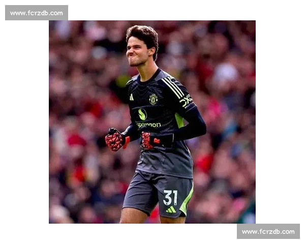 布莱顿 2025-26 主场球衣发布！邓克、吕特领衔演绎蓝白新章