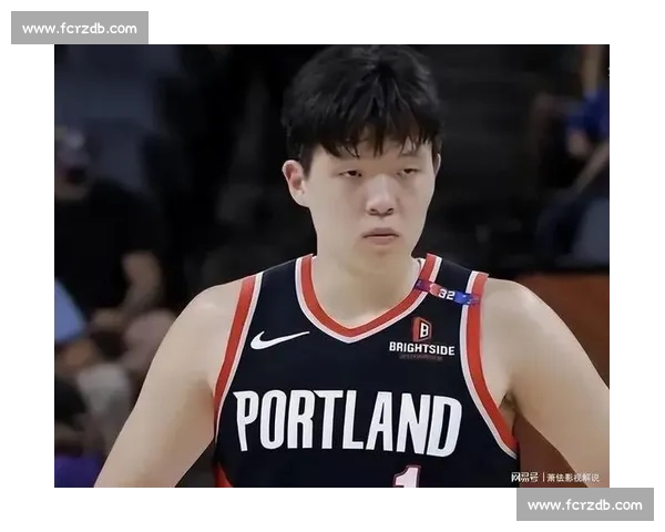 杨瀚森开拓者首日：拥抱阿夫迪亚，笑谈汉堡，16 号球衣开启新章